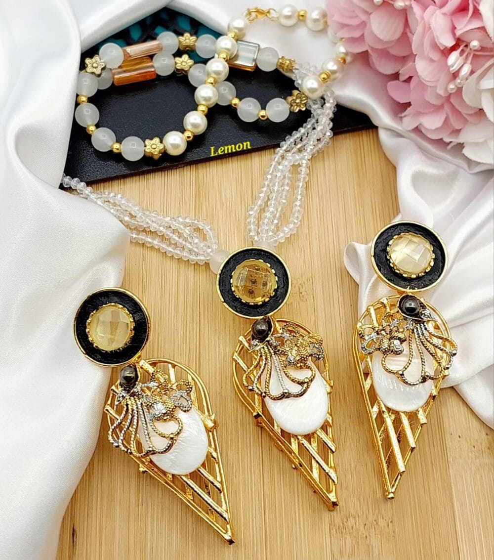 Doublet stone mother pearl locket set with fancy mala - Image 5