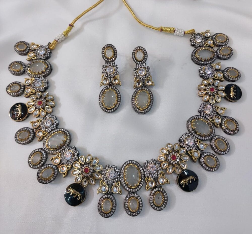 Sabyasachi Jewellery Original collection Big Necklace with Earring Set - Image 4