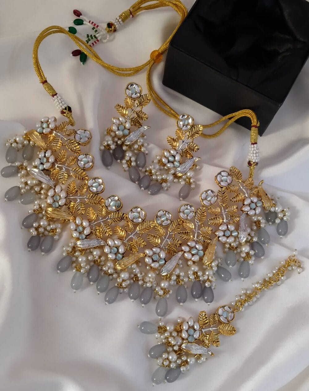 Handmade Kundan Necklace - Image 2