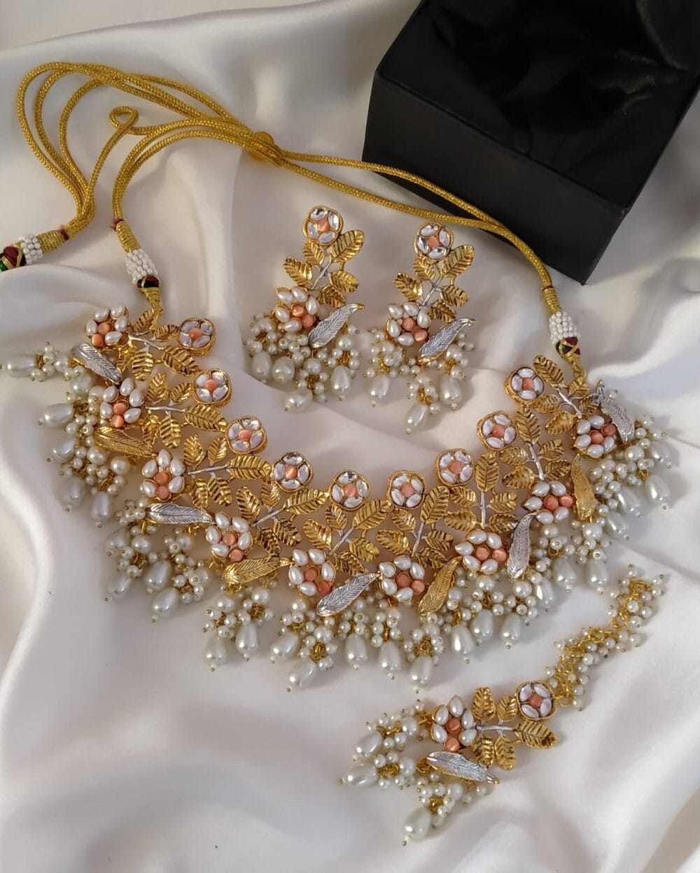 Handmade Kundan Necklace - Image 6