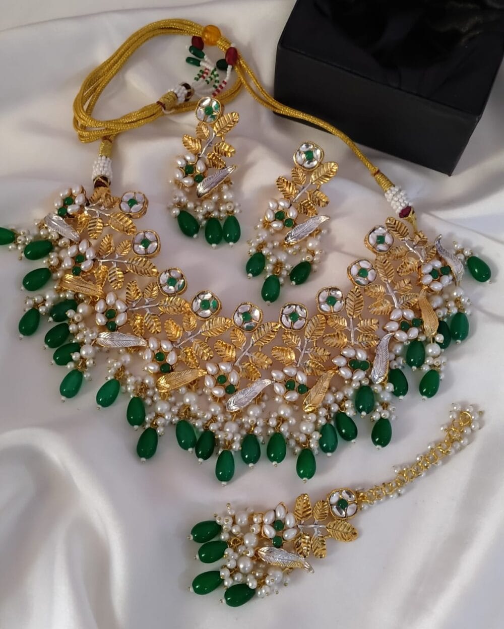 Handmade Kundan Necklace - Image 9