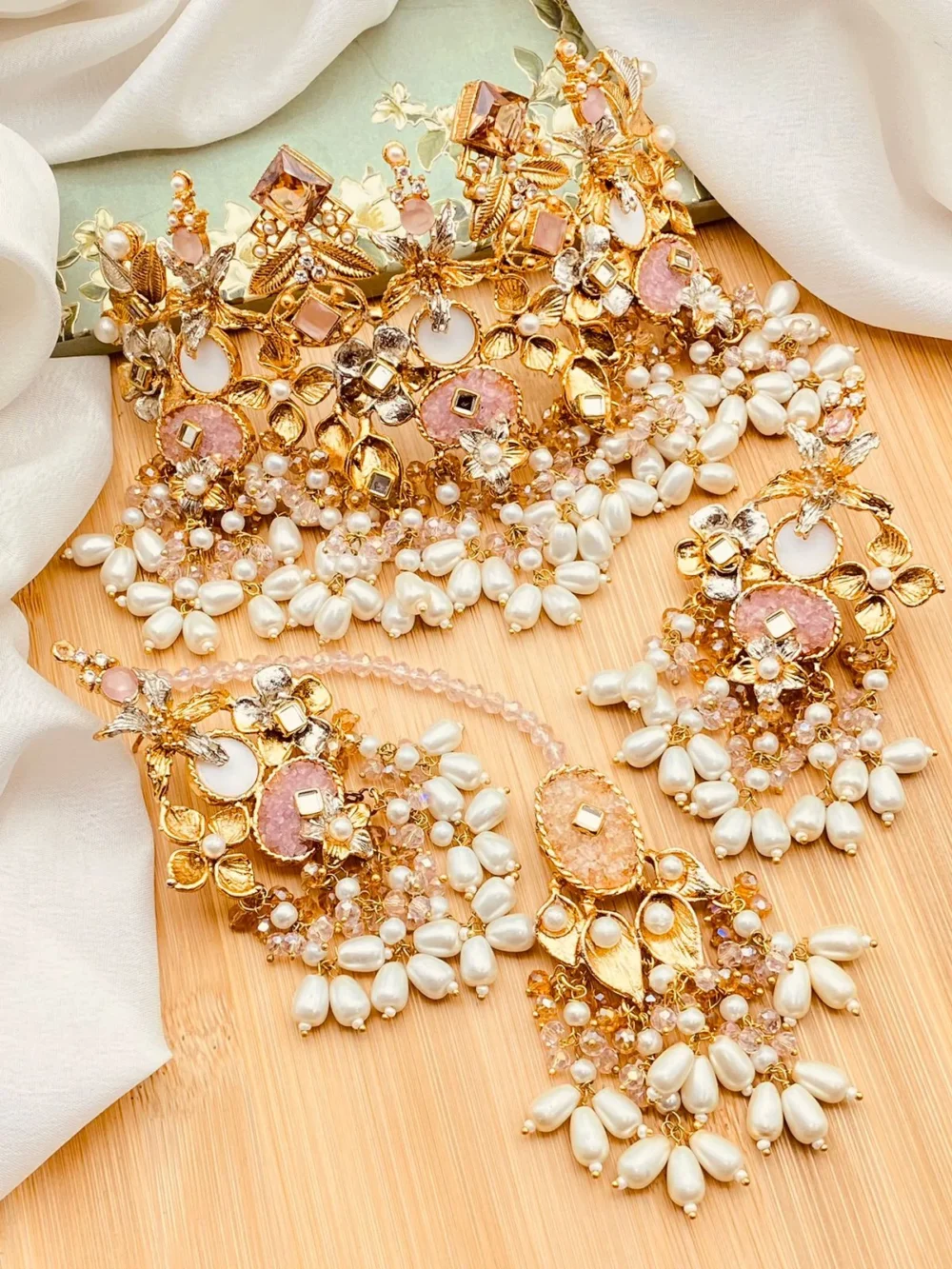 Elegant Crush Choker Set