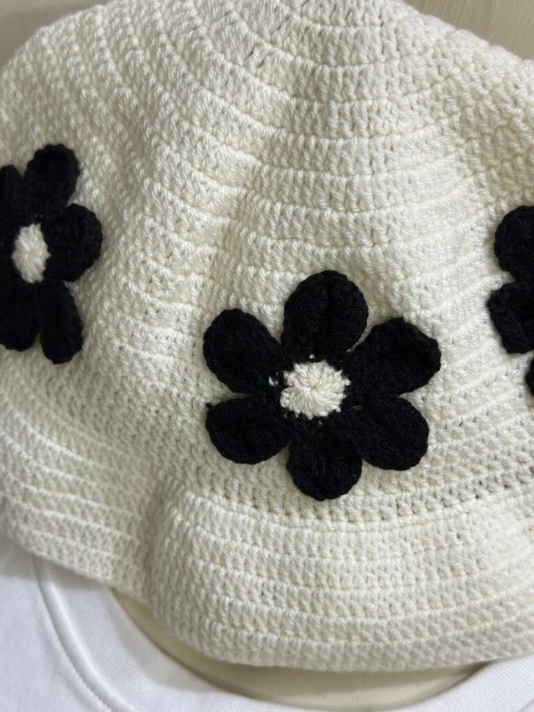 Yarn Knitted Cap (White)