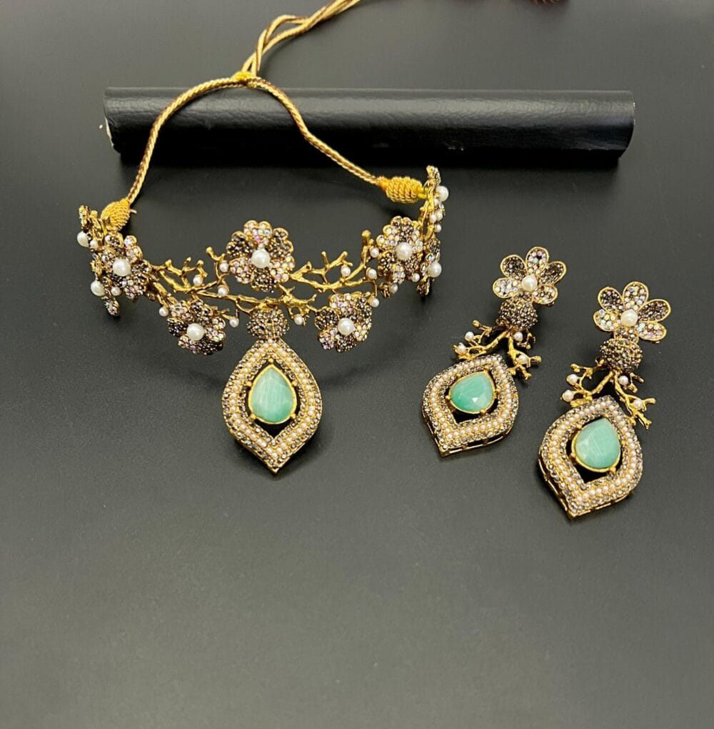Choker Set