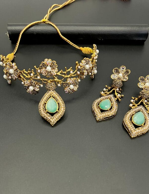 Choker Set