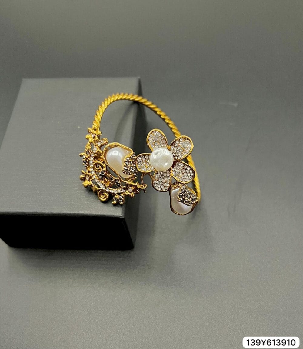 MOP Designer Openable Bracelet - Image 6