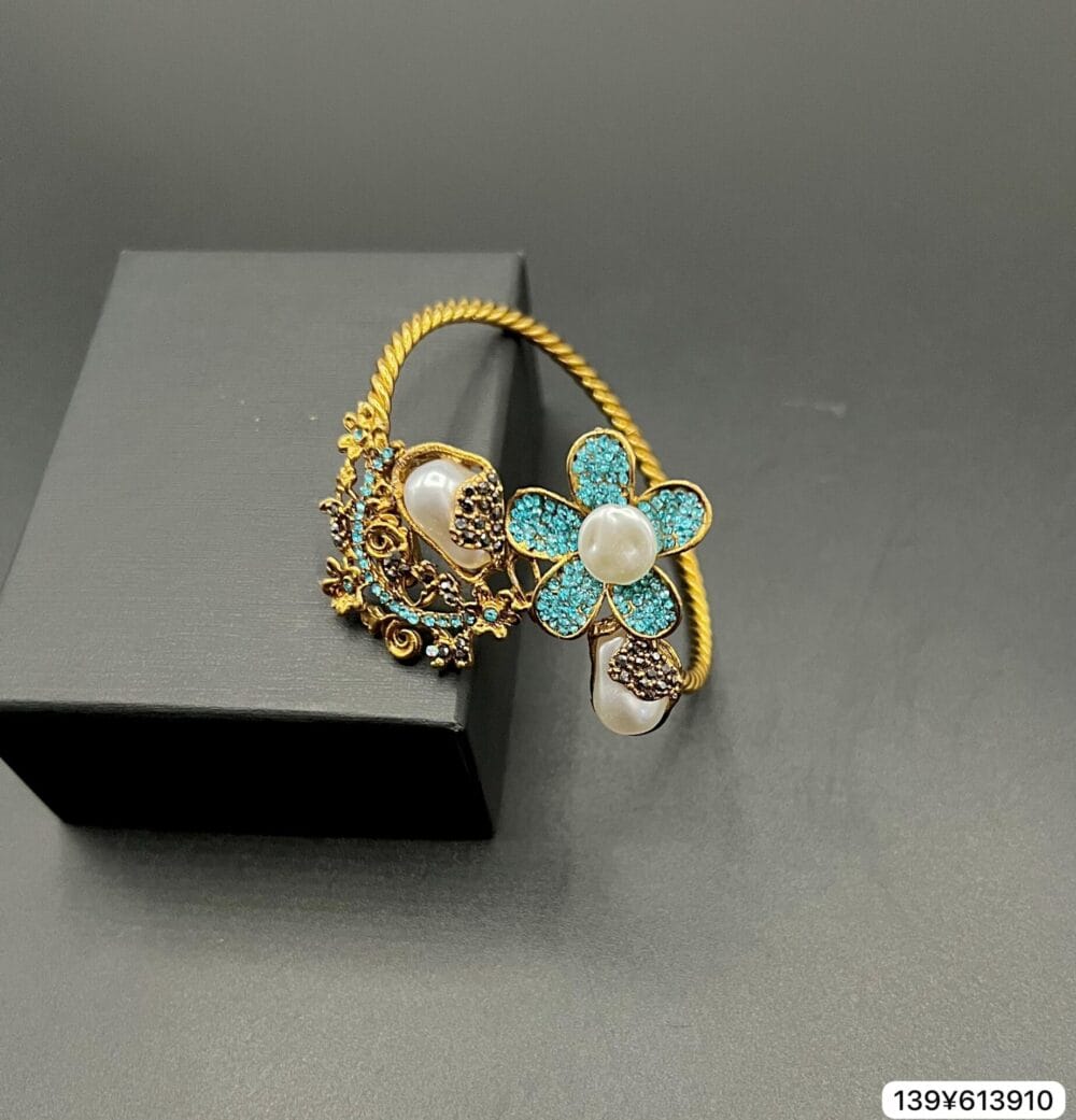 MOP Designer Openable Bracelet - Image 8