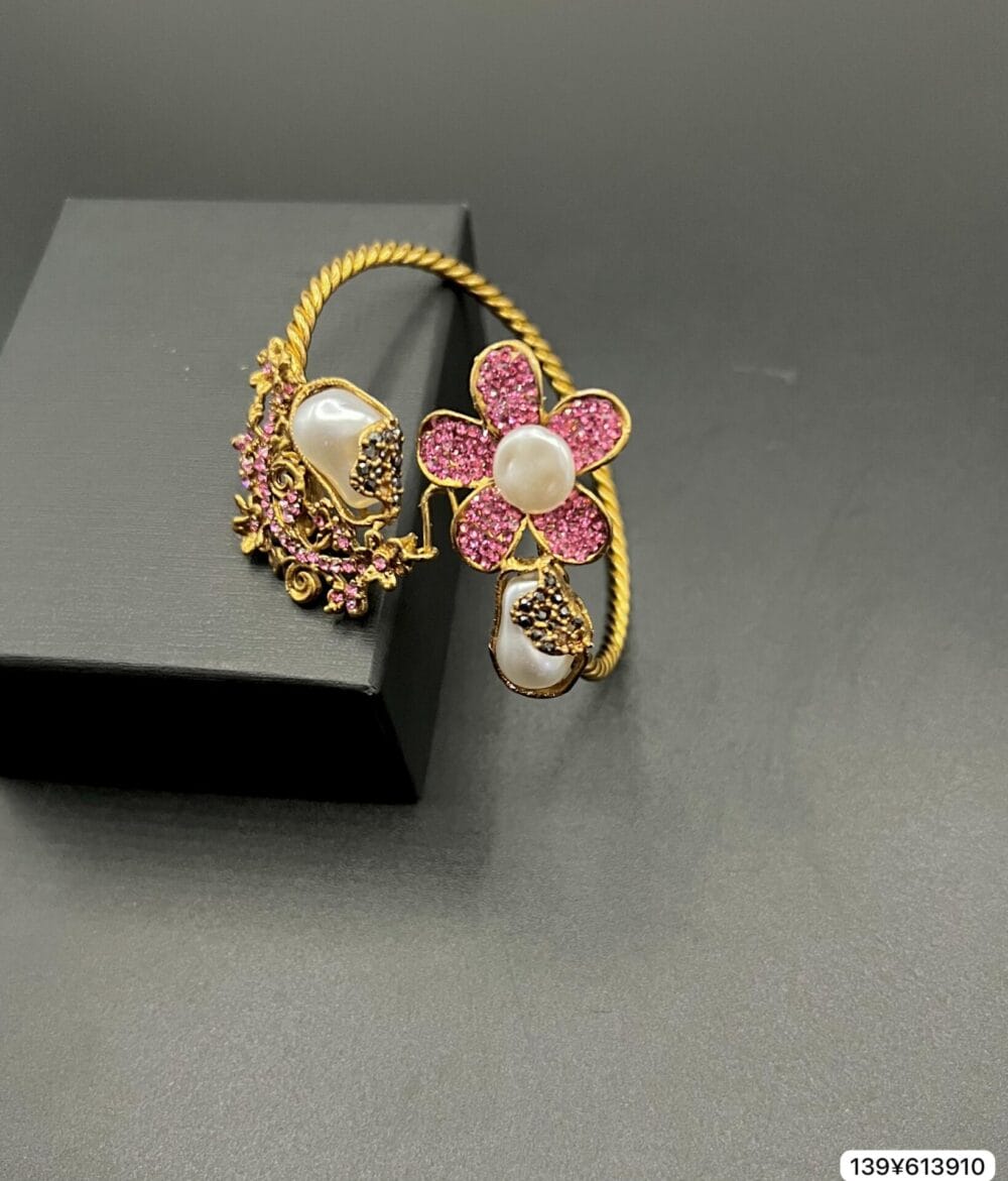 MOP Designer Openable Bracelet - Image 10