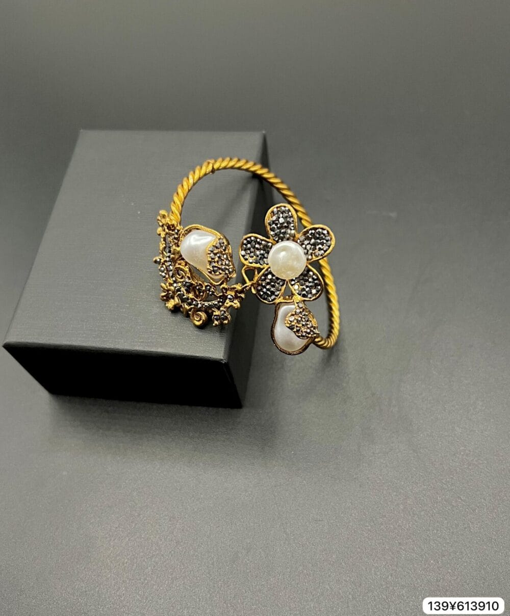 MOP Designer Openable Bracelet - Image 4