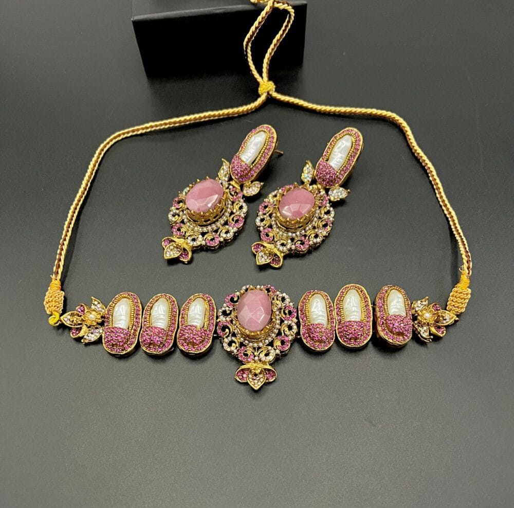 Choker Set with Earrings - Image 3