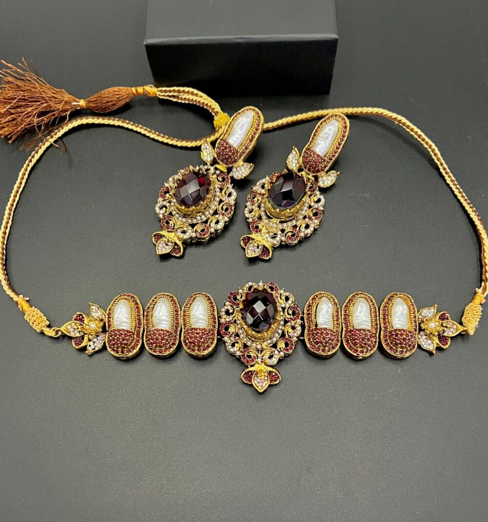 Choker Set with Earrings - Image 6